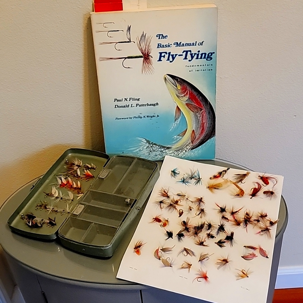 Vintage Dry Fly Box- 80 Hand Tied Flys & Manual